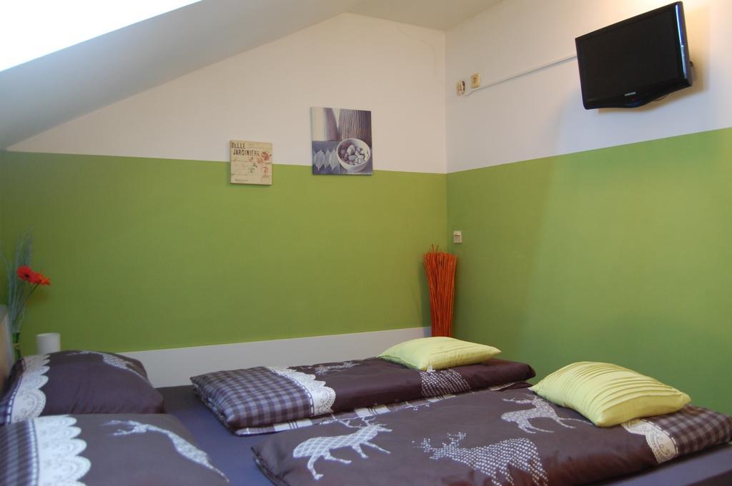 Rooms Hisa Divino Ptuj Oda fotoğraf
