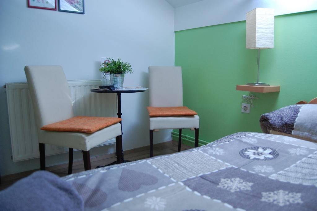Rooms Hisa Divino Ptuj Oda fotoğraf