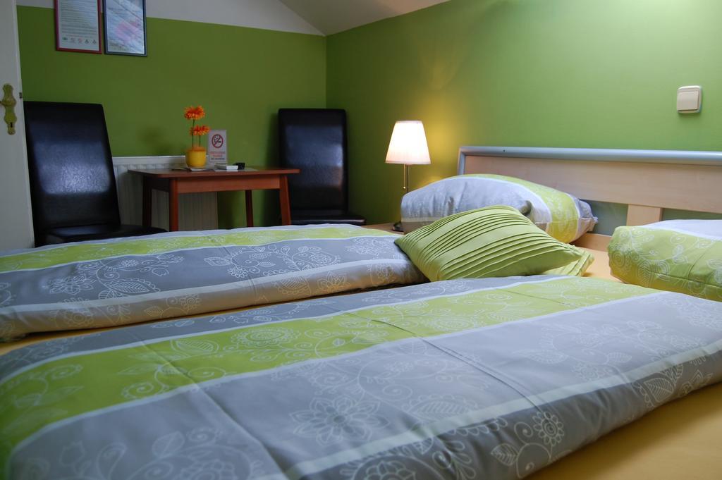 Rooms Hisa Divino Ptuj Oda fotoğraf